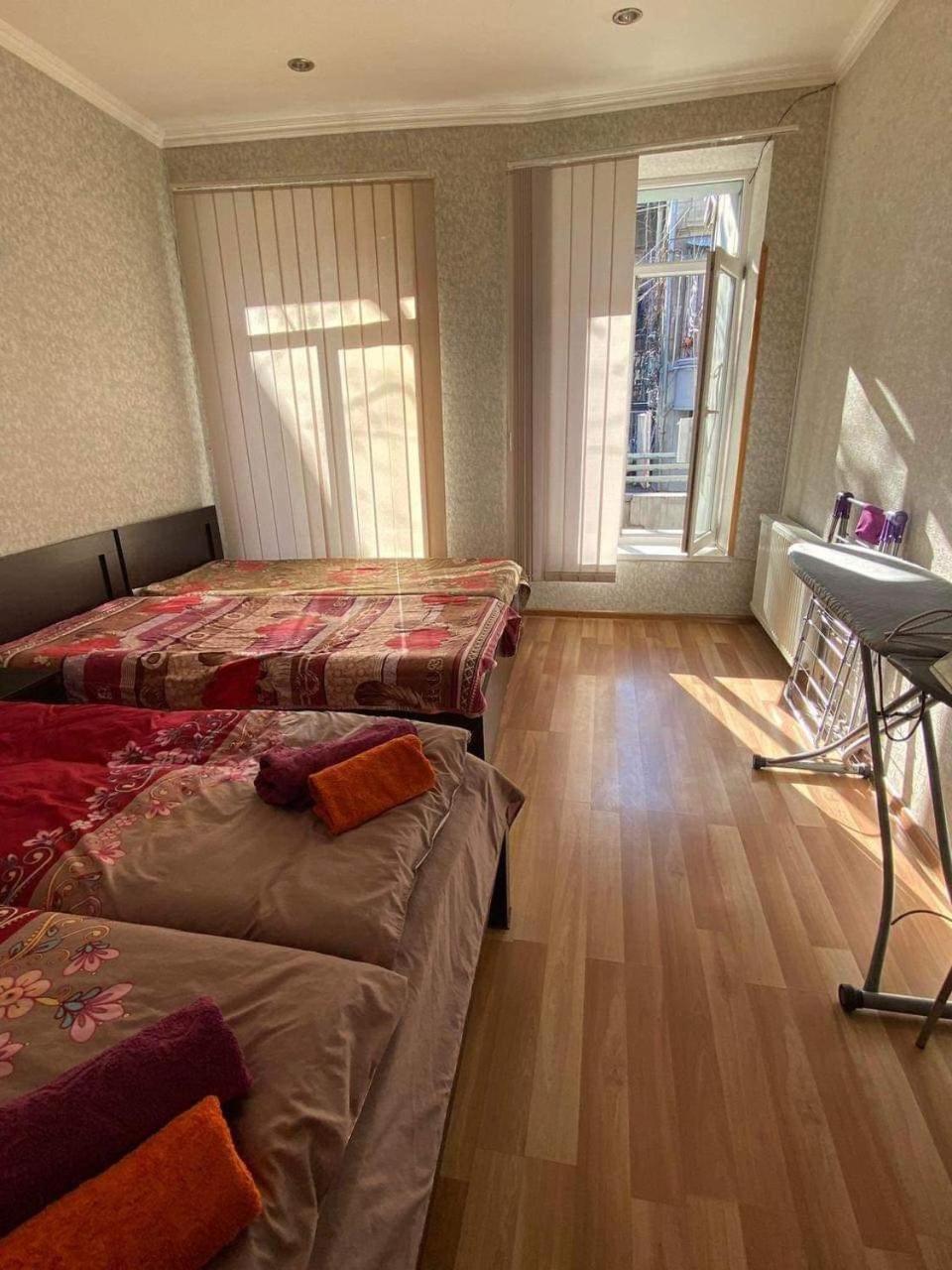 Nutsa'S Apartment In Old Tbilisi Esterno foto